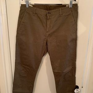 Rag & Bone Sz 36x34 Olive chino Fit 2 slim cut